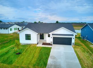 728 NE Deerfield Dr, Ankeny, IA 50021