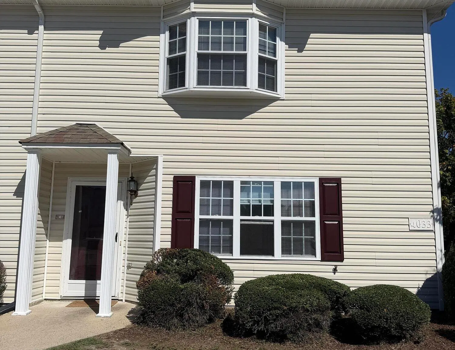 3 bed, 2.5 bath, 1492 sqft, $1,300 — Photo 2