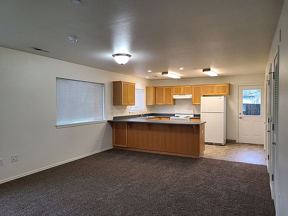 2nd image of 6901-6919 N Ida Ave #6901