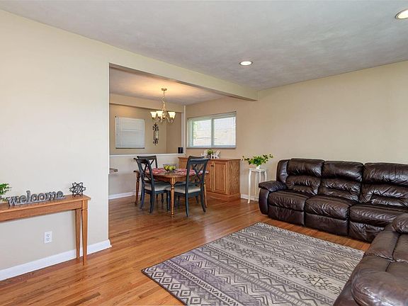4th image of 8601 Villa Crest Dr