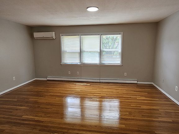 3rd image of 385 Blake St #1A