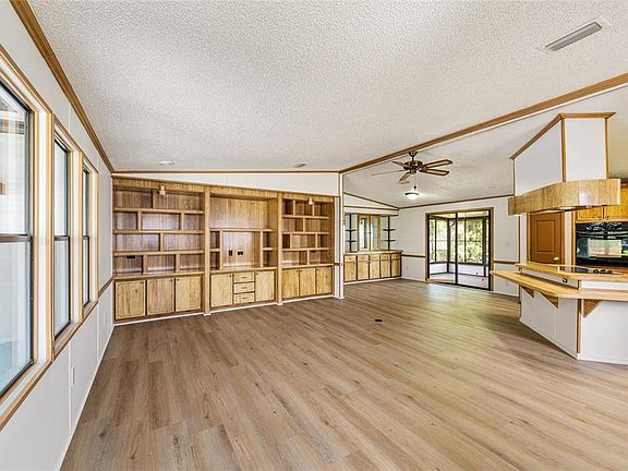 2nd image of 1004 ANN AVENUE