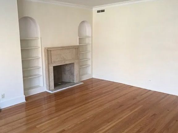 2nd image of 6926 S Paxton Ave #1S