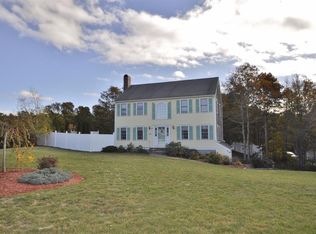1 Ridgehill Ln, Sagamore Beach, MA 02562