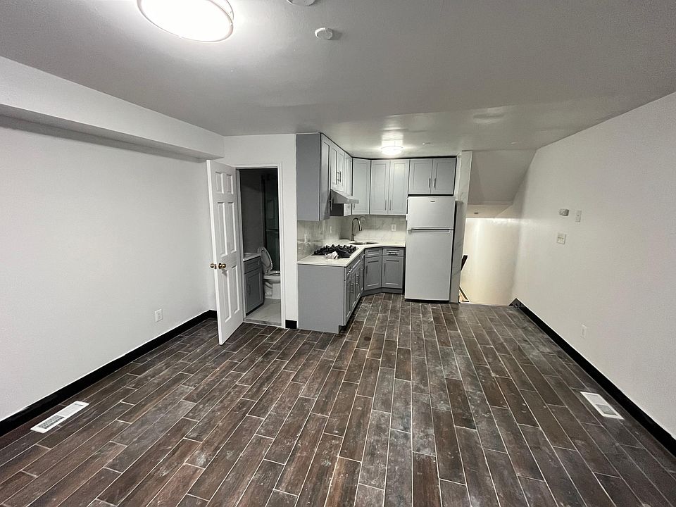 1st image of 356 Sand Ln #1