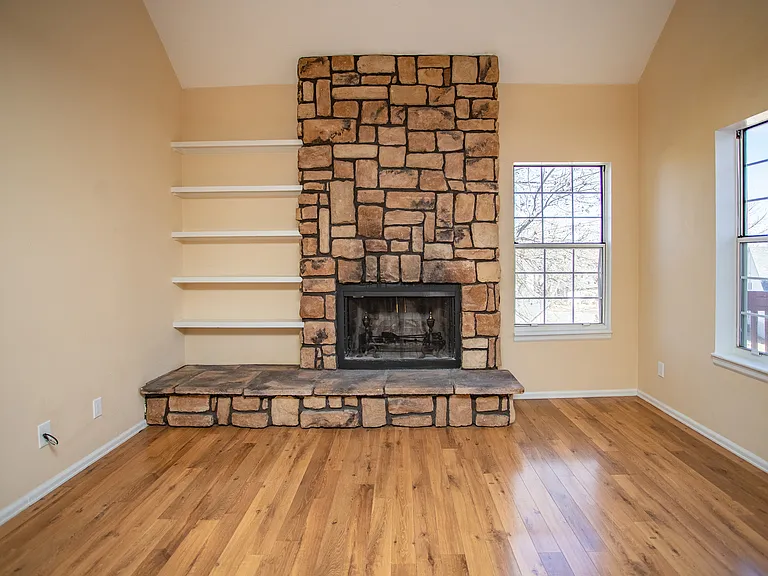 316 Cobblestone Dr — Photo 7