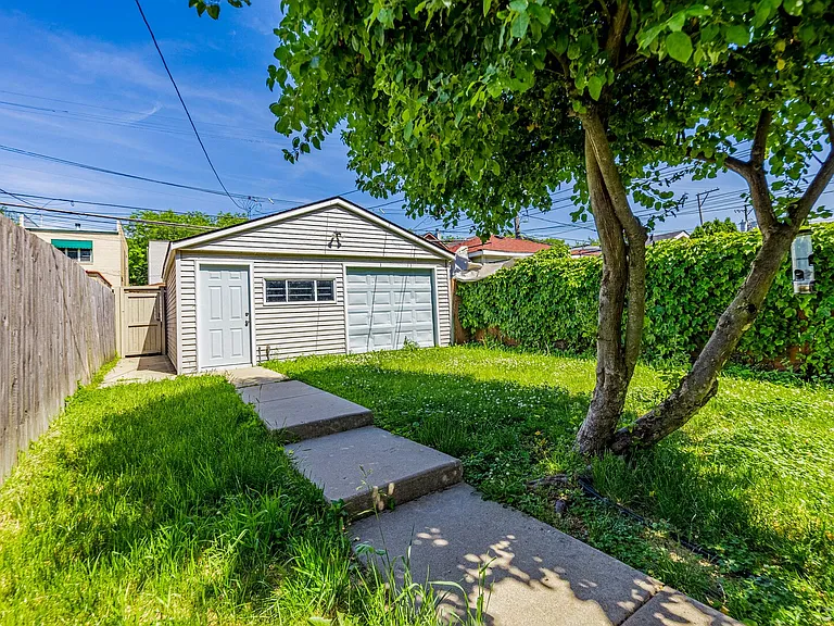 3413 S Indiana Ave — Photo 30