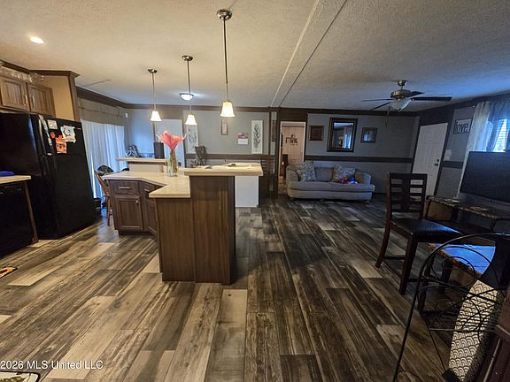 3rd image of 1012 Little Spring Dr