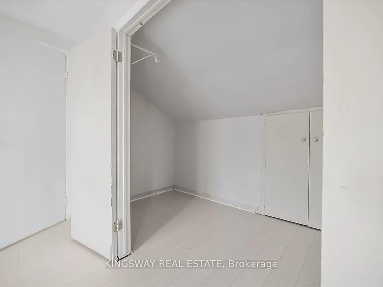 1144 Fisher Ave #UPPER — Photo 14