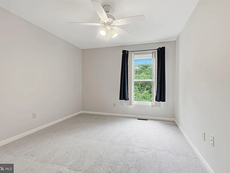 7 Walton Ct — Photo 26