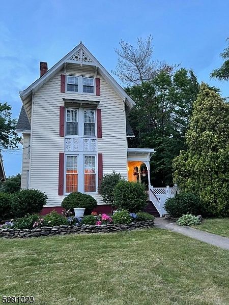1st image of 637 Wyoming Ave