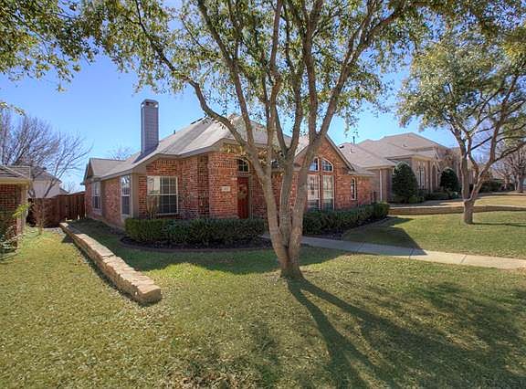 2nd image of 1885 Crestlake Dr