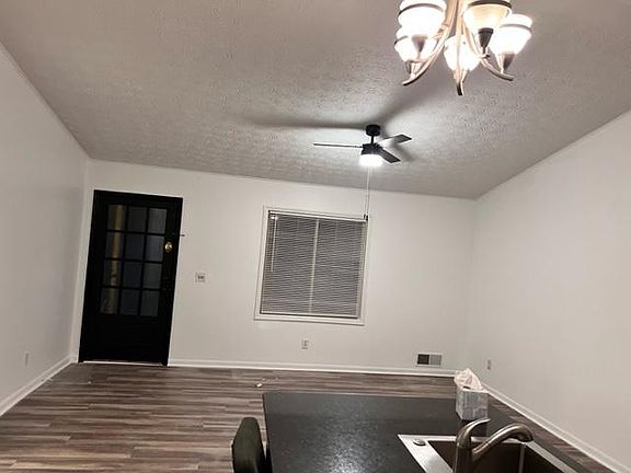 3rd image of 310 Quail Hollow Dr
