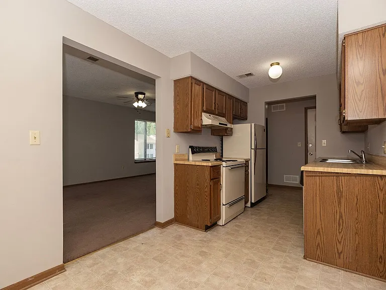 213 W Main St — Photo 17