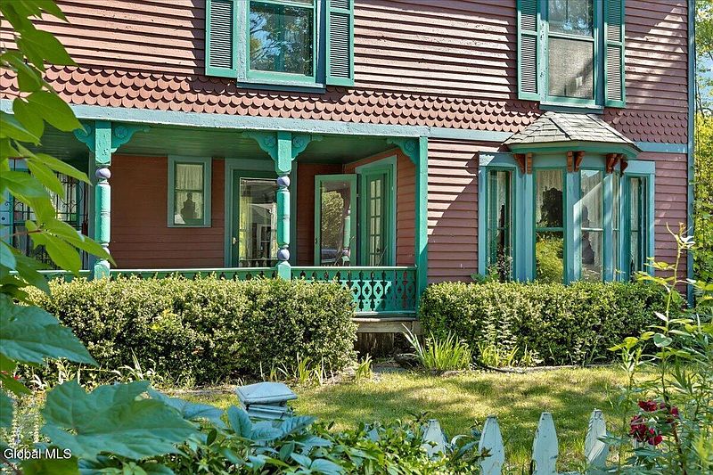 3rd image of 5 Albany Avenue