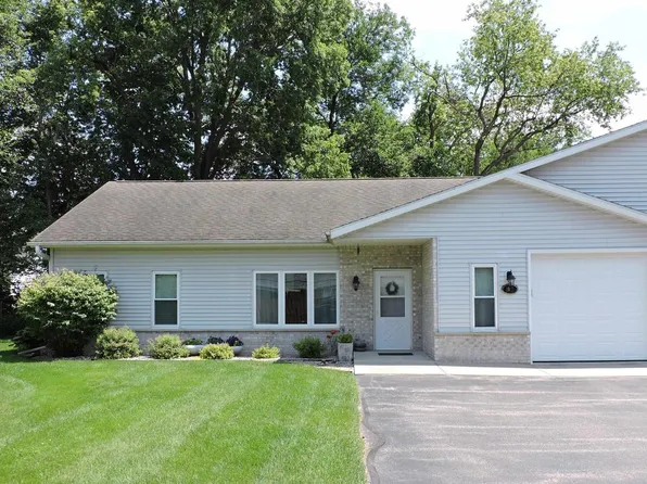 1009 Edgewater Road, Fort Atkinson, WI 53538