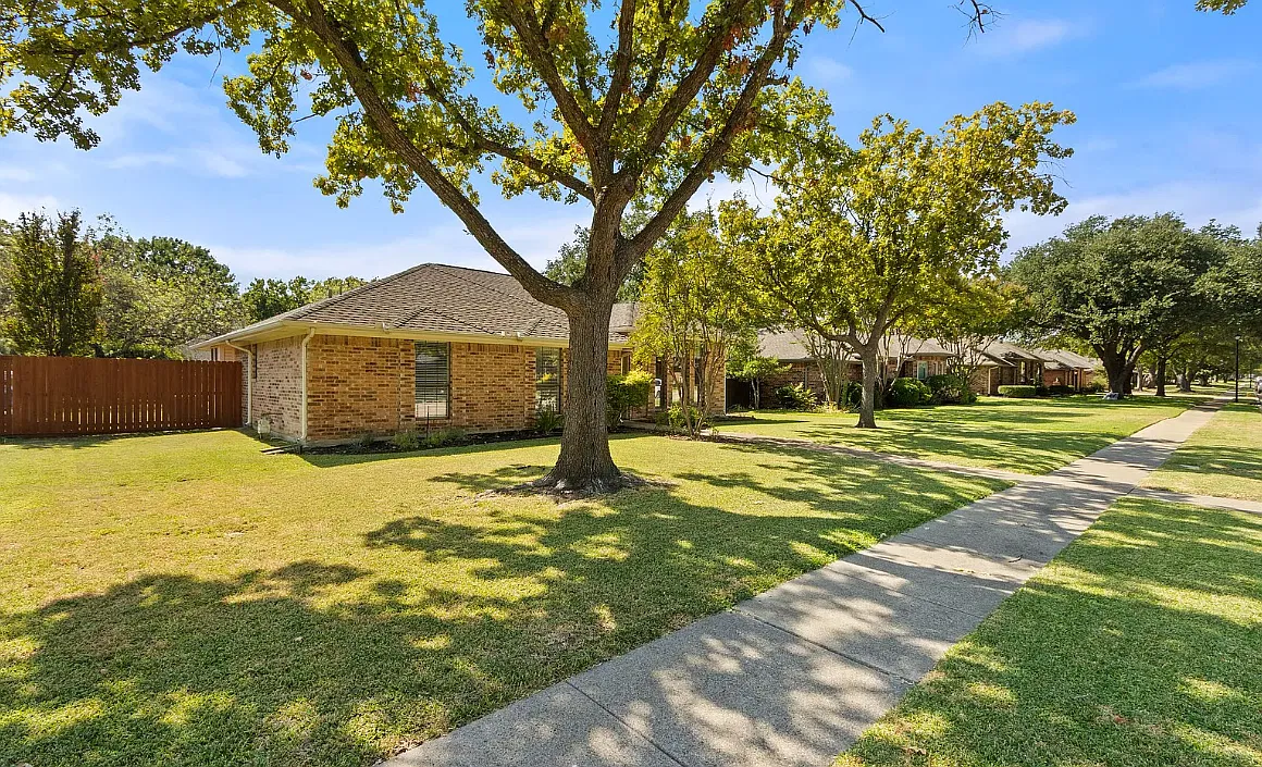 3 bed, 1883 sqft, $2,900 — Photo 3
