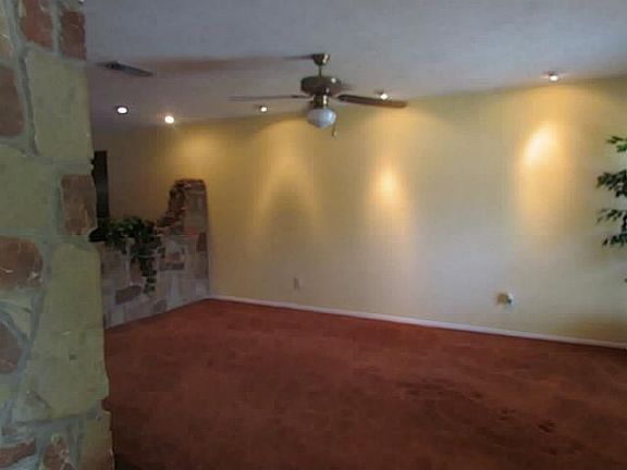 5th image of 2900 Portales Dr