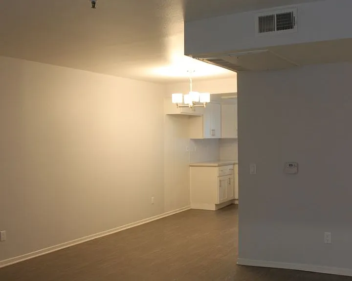615 N. Juanita Ave — Photo 13
