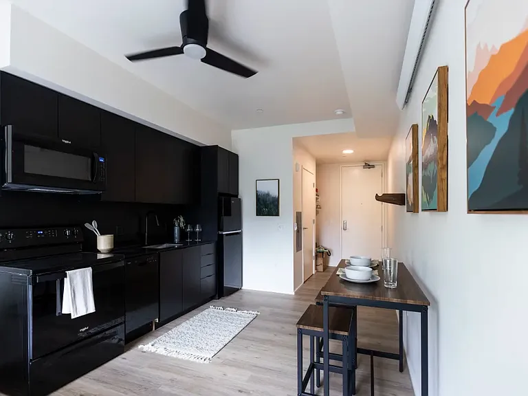 Shift Apartments — Photo 4
