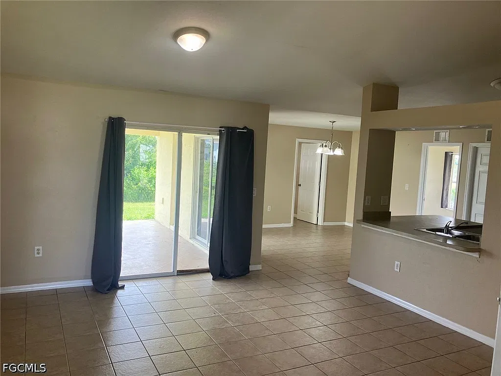 3 bed, 2.0 bath, 1698 sqft, $1,750 — Photo 4