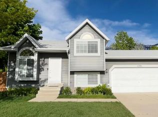 11301 S Sandy Ridge Dr, Sandy, UT 84094