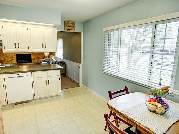 5th image of 7965 Southbury Dr