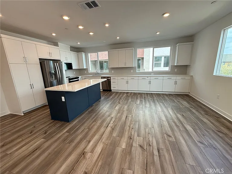 693 S Lyon St #693 — Photo 18