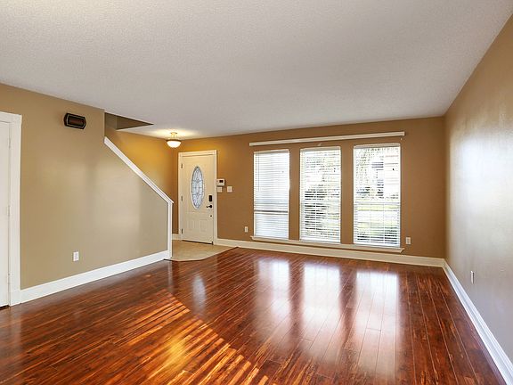 5th image of 1022 Wyndham N