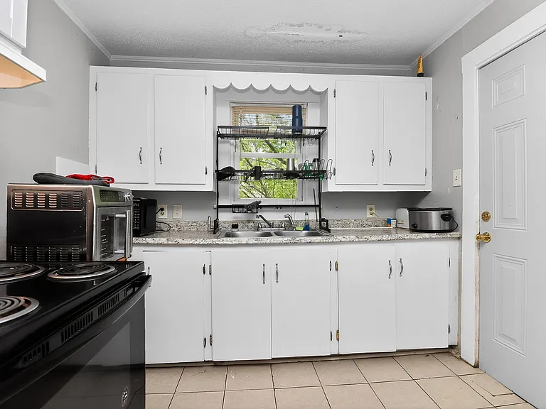 340 Clay St — Photo 20