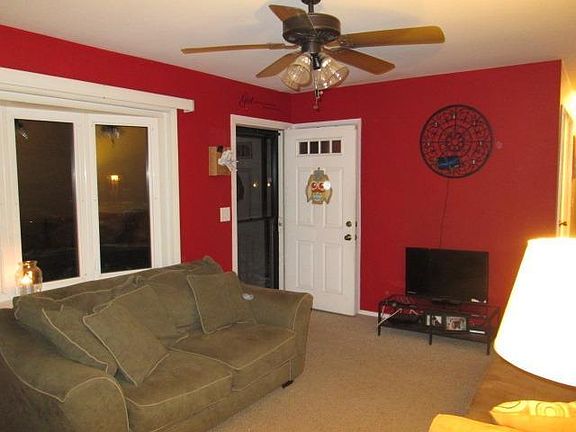 2nd image of 10936 Maplehill Dr
