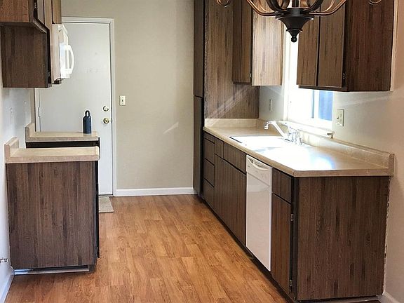 3rd image of 9153 Clendenen Way