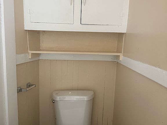4th image of 110 W Newell St