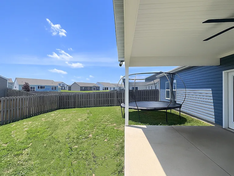 1099 Confidence Dr — Photo 14