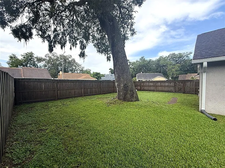 2042 Shadow Pine Dr — Photo 24