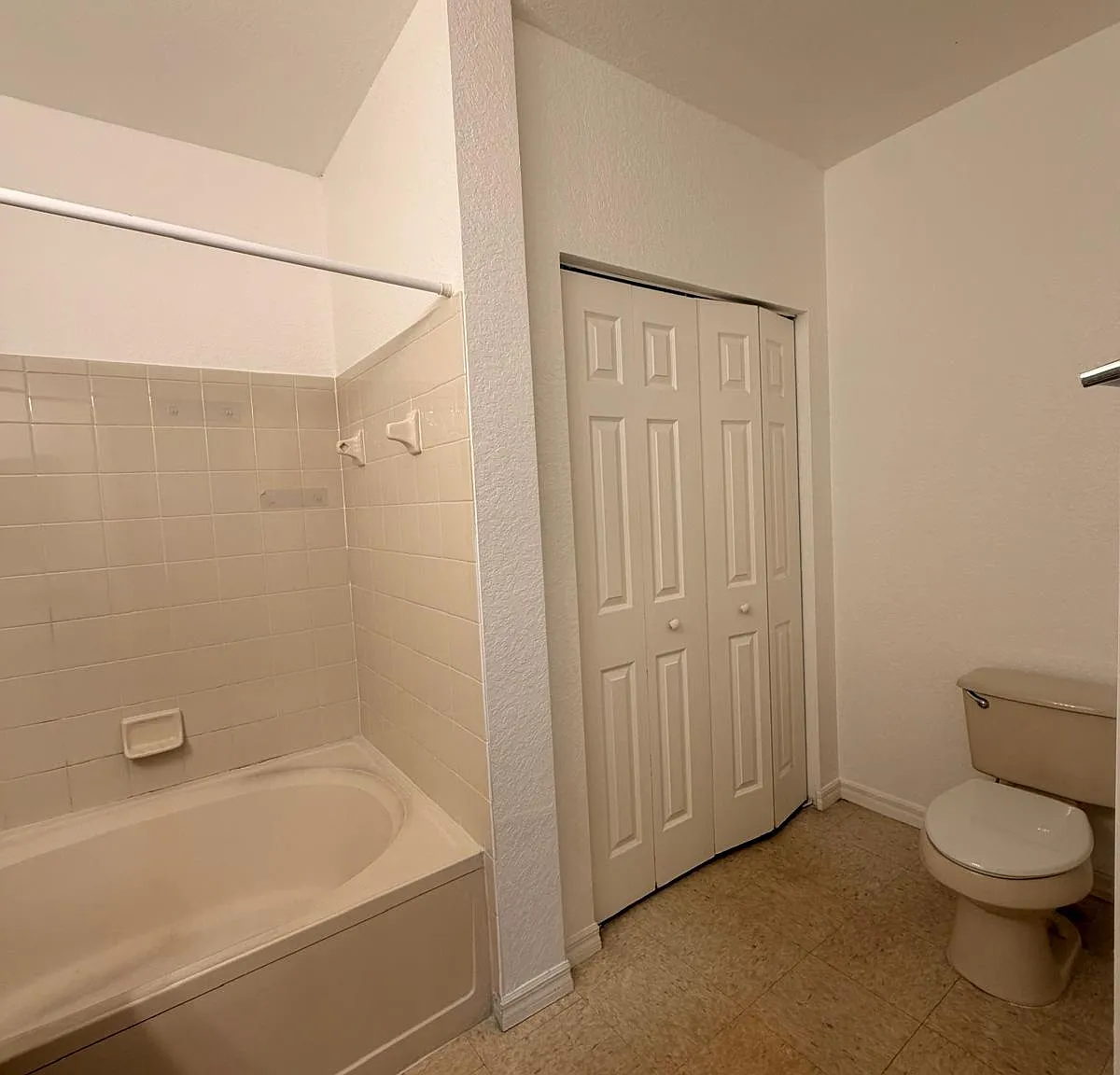 2 bed, 1162 sqft, $2,400 — Photo 3