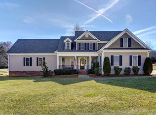 205 Shepherds Bluff Dr, Mooresville, NC 28115