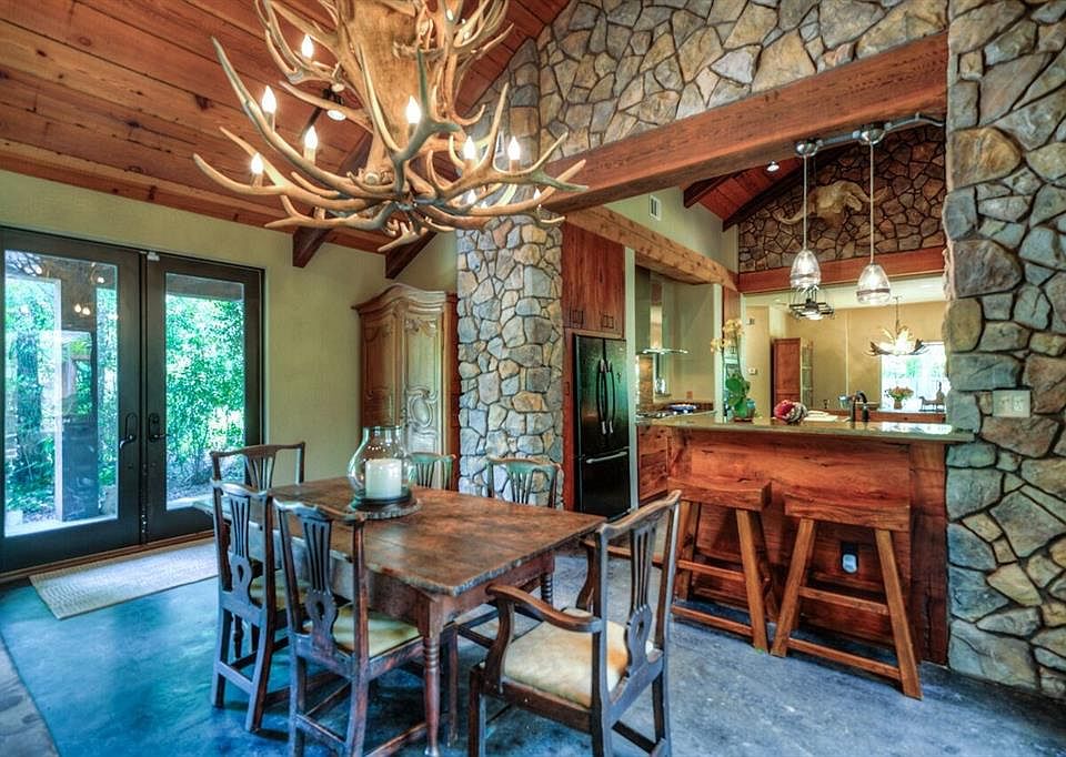 2nd image of 255 Vista Del Lago Dr