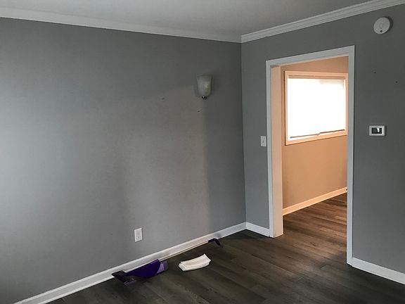2nd image of 915 Oliver St