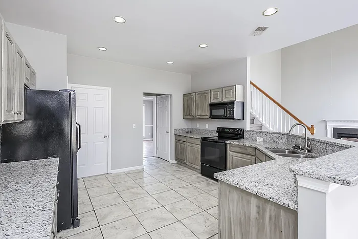 311 S Orchard Farms Ave — Photo 4