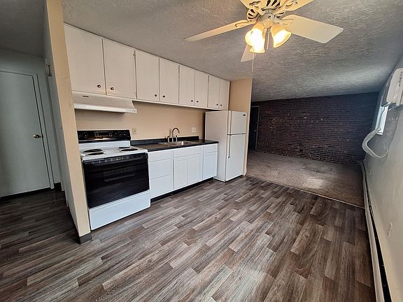 5th image of 208 Elm St APT 13