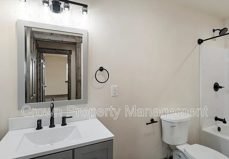 2401 Lower Valley Rd #B — Photo 19