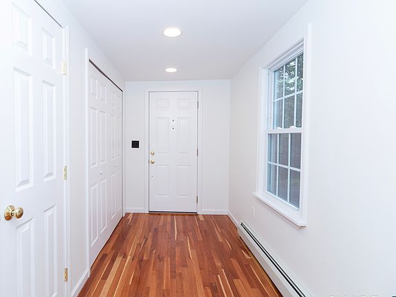 5th image of 150 Chestnut Street