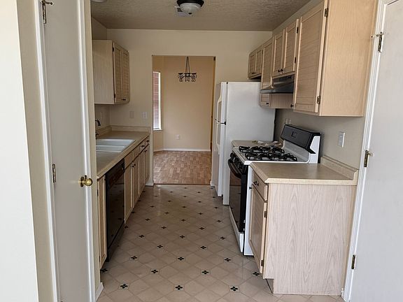 5th image of 6912 El Cajon Ct NW