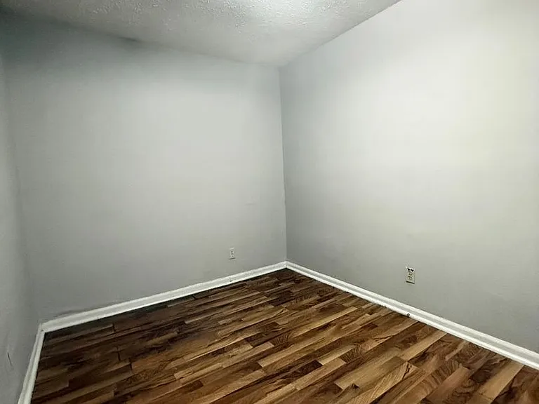 1911 Park Ave — Photo 3