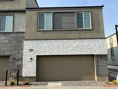 3 bed, 1253 sqft, $1,975 — Photo 2