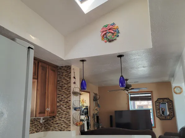 919 22nd St NW, Albuquerque, NM 87104