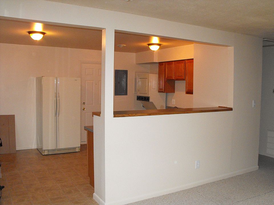 2nd image of 1004 E Meyers Ave