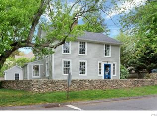 122 Osborne Pl, Southport, CT 06890