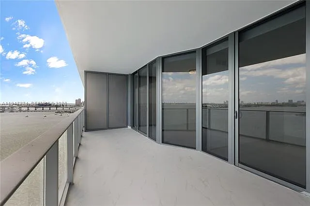 700 NE 24th St #4106 — Photo 33